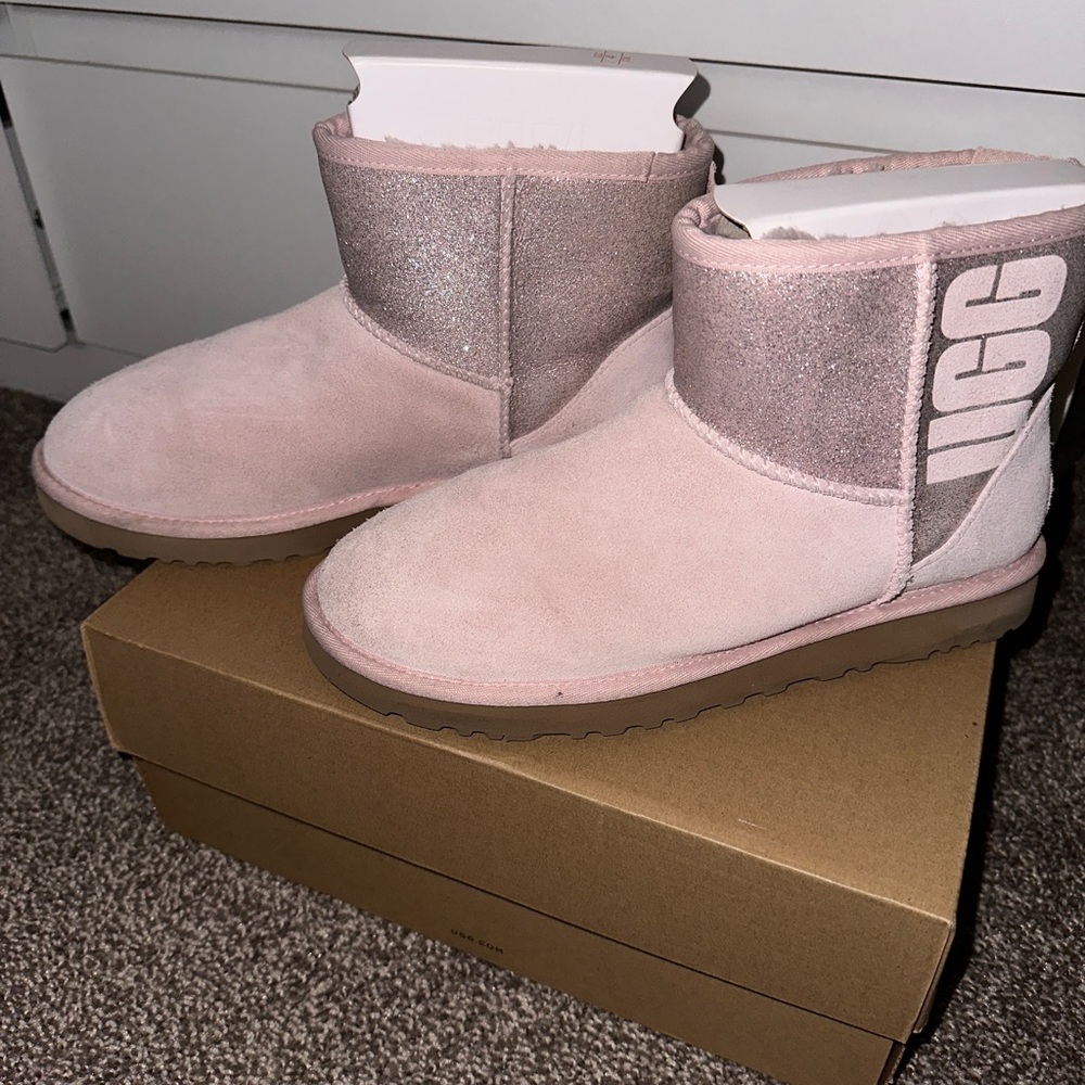 UGG minis